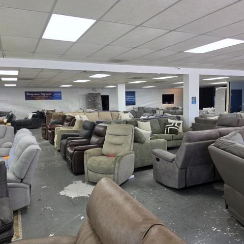 The Clearance Center — BoxDrop Blue Springs