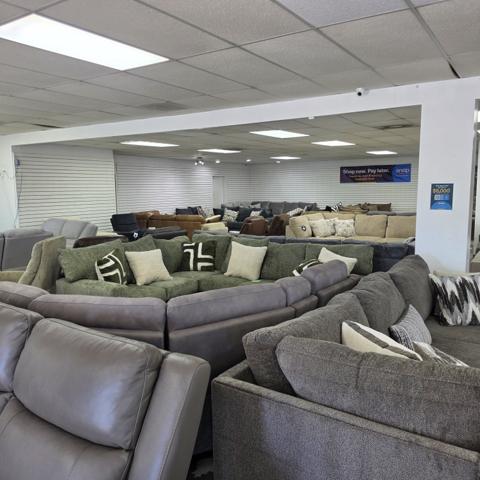 The Clearance Center — BoxDrop Blue Springs