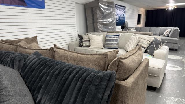 Photos From Our Blue Springs Clearance Center — BoxDrop Blue Springs
