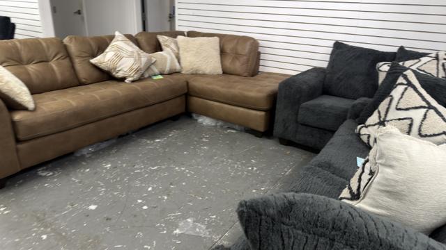 Photos From Our Blue Springs Clearance Center — BoxDrop Blue Springs