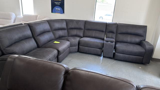 Photos From Our Blue Springs Clearance Center — BoxDrop Blue Springs